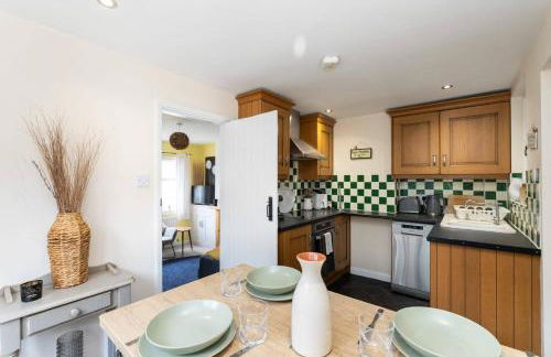 Quaint 3 bed Cottage in central Dorking with parking - Foto 17