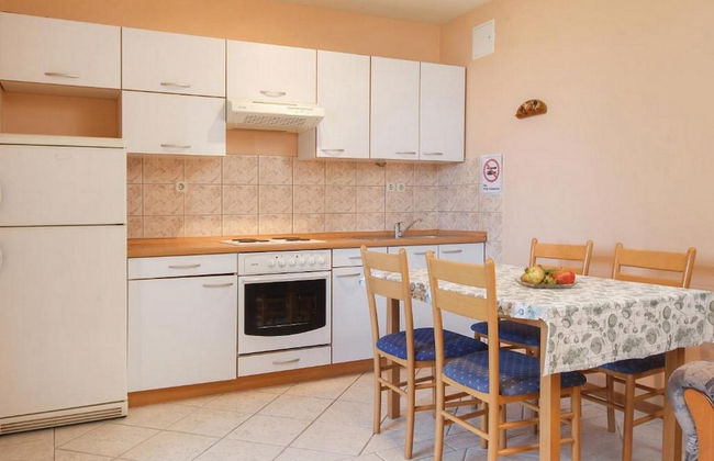 Summerheaven Apartments - Photo 9