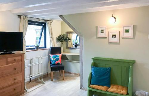 Little Fursdon Apartment - Photo 10