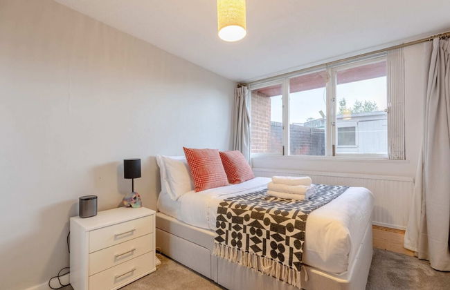 Stunning 1BD Flat w/ Garden Area, Kentish Town! - Foto 2