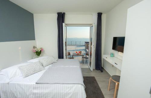 Seaside Luxury Suites - Photo 72