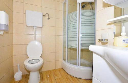 Holiday Home Belmondo- Three Bedroom Home with Terrace and Private Pool A6 - Photo 31