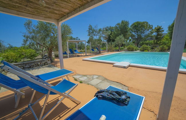 Masseria Le Palmentelle Pool And Garden - Photo 18