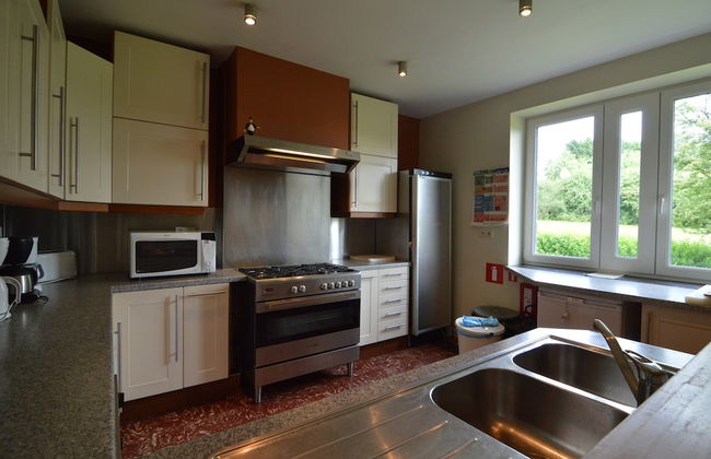 Grand Villa With Bubble Bath - Photo 4