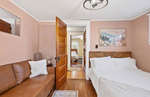 Coastal Red Farmhouse w/Firepit - Holiday Home - Foto 14