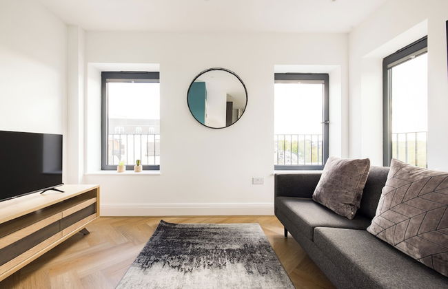 Staines Riverside by Charles Hope - Photo 24