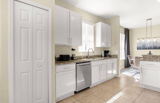 Upstay - New Home Near Disney w Private Pool BBQ - Foto 17