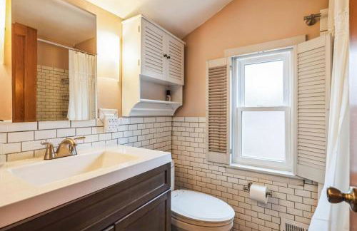 Grammys Garden w Parking - Photo 8