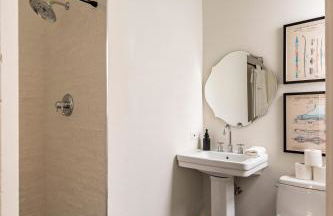 Stay Portland - 3BR - Sleeps 6 - Steps to NW 23rd - Fast WiFi - Foto 21