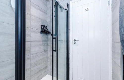 Stylish 2BR House for 4 in Manchester with Parking - Foto 37