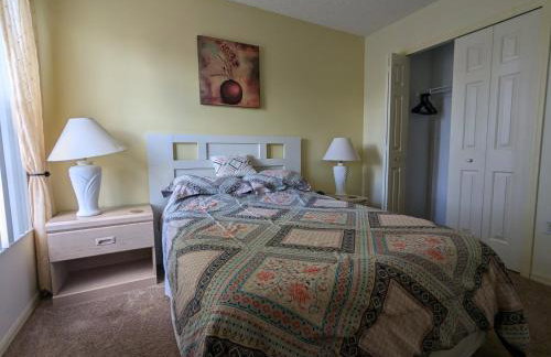 Large lakeside 5 bed villa with private pool - Foto 17