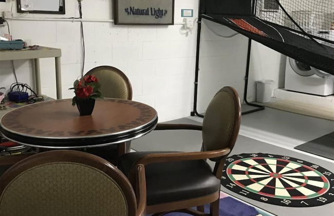 3 Bedroom Home With Private Screened Pool With Rock Waterfall Feature and Gameroom by Florida Dream Homes - Foto 35