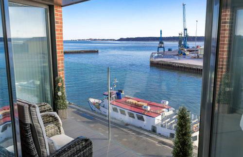 Dolce Vita - Duplex Apartment with Incredible Harbour Views - Photo 1