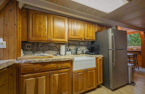 Enchanting River- Water Front A-Frame Cabin - Foto 28