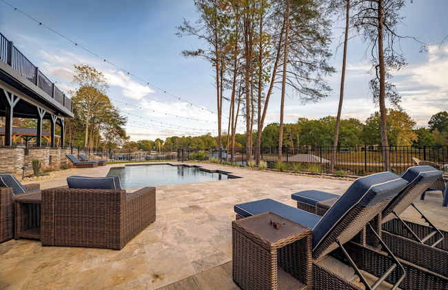 Blue Heron by Avantstay Lakefront, Dock, Pool, Theater Sleeps 22 - Foto 51