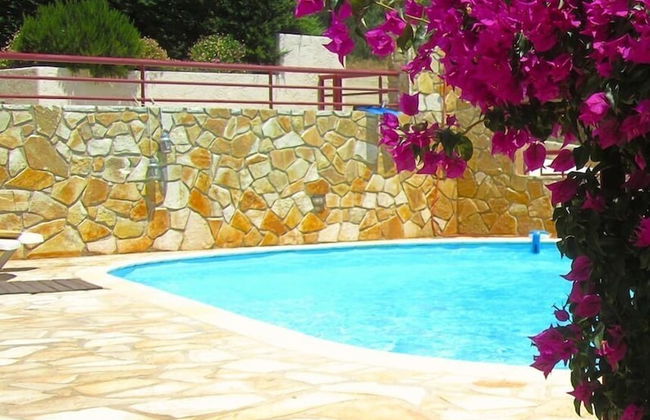 Amalia Residences - Photo 18