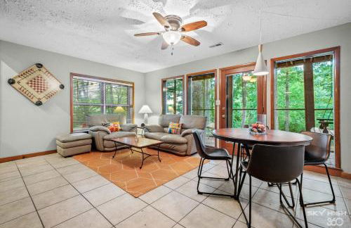 MCM Lakehouse - Direct Lake Access - Sleeps 8 - Foto 25