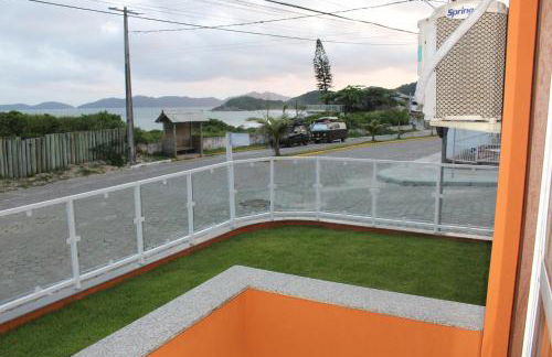 Praia de Quatro Ilhas a 50 metros do mar - Photo 2