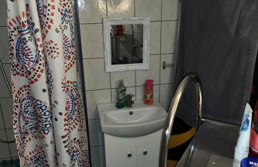 Halle, TOP -PREISE, große 79 qm SD FeWo, EG, wahlweise mit 1- 3 DZ, inklusiv TV Lounge, Küche, Bad WC Einfach und gut, Langzeitmieter VB Preise - Foto 20