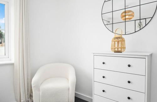 Modern Two Bed House - Garden - Parking - Smart TV - 2GMS - Foto 21