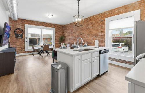 Mass Ave Retreat with Big Patio and Free Parking - Foto 5