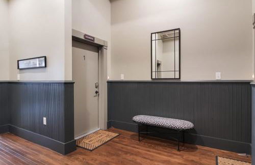 Golden Lofts Unit 1 Downtown Traverse City 1BD 1BA - Foto 16