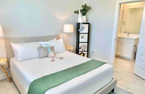 TMC 3-Story Townhome FREE EV Charge - Foto 25