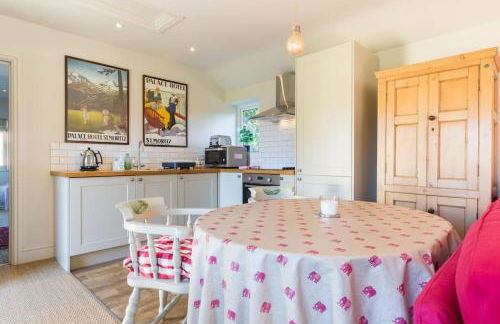 Charming Cottage surrounded by Idyllic garden in peaceful location in central Charlbury - Foto 6