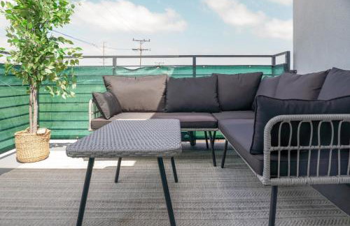 Spacious Disneyland Retreat for 12 wGame Room, Pool Table, King Bed & EV-Friendly - Foto 25