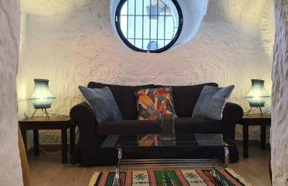 Cueva de la Higuera - Photo 19