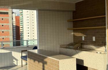 Arretado de bom ! A 250 m da praia de Boa Viagem, 3 km do aeroporto, próximo aos shoppings, com WI-FI 560 Mbps, coworking, piscina e academia - Foto 18