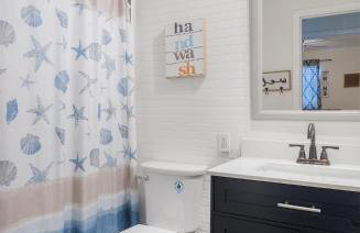 Beachside Bliss - Breakfast, Walk to Schooners, Sleeps 15, Fenced Privacy - Foto 31