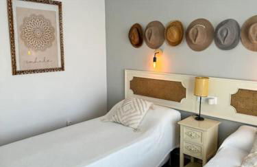 Increíble piso a pocos metros del mar con piscina - Foto 16