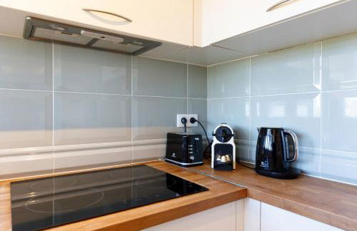 Villa d exception avec terrasse, jacuzzi, vue mer, parking, en plein cœur du village de Eze - Foto 20