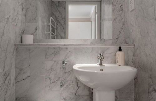 Bright, Modern One-bed With Stunning View of Thames - Foto 40