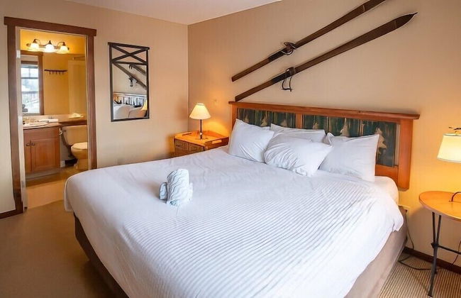 Snow Creek Lodge by Fernie Lodging Co - Photo 9