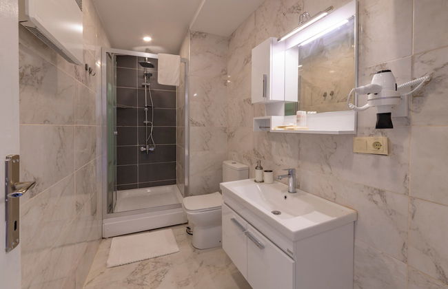 Feri Suites - Photo 78