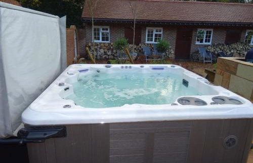 The Stables - 2 bed with large garden and hot tub. - Foto 42