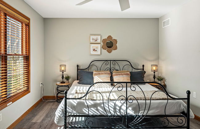 Laker s Pointe by Avantstay Lakefront Private Peninsula Hot Tub Game Room - Photo 33