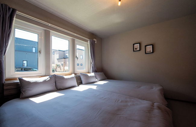 THE CHATEAU - Photo 18