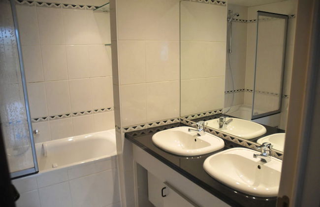 Apt w/ Fireplace & Garden - Photo 14