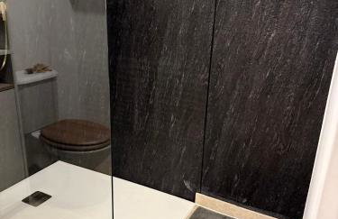 César Room - Appartement Antique 2-3 pers, parking privé,proche centre et gare - Foto 7