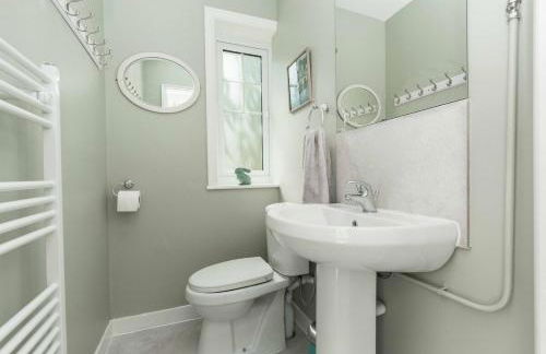 Wonderful thatched cottage in the New Forest National Park - Photo 3