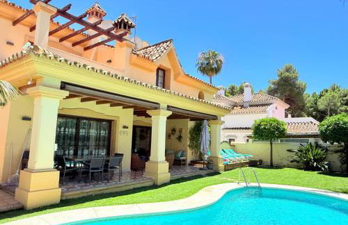 Family friendly villa next to Puerto Banus - Foto 1