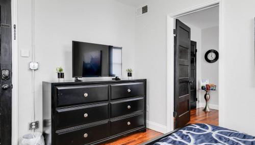 Charming, Happy 1-Bed Oasis: RVA Retreat Awaits! - Foto 3, wardrobe