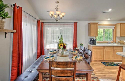 The Peacock House - Waterfront Home with Hot Tub! - Foto 23