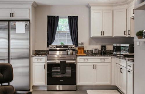 Greenway Garage with Firepit - Photo 11