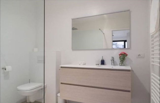 Spacious 3BR 2/5 BA Near Diamond District by Oneluxstay - Foto 9