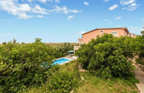 Lovely Apartment In Stara Vas With Wifi - Photo 9