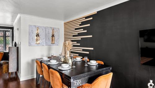 Spacious 6BR - City Hub & Parking - Sleeps 13 - Foto 2